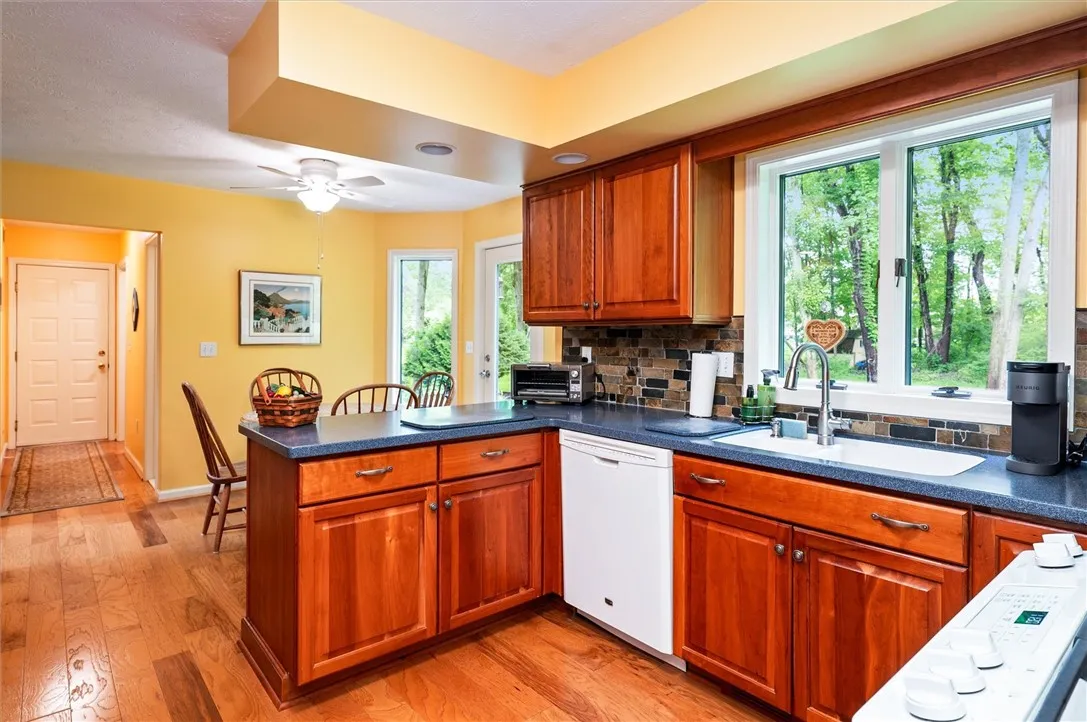 41 Pond Valley Circle, Penfield, New York 14526, Penfield, New York 14526, 3 Bedrooms Bedrooms, 7 Rooms Rooms,2 BathroomsBathrooms,Residential,Closed,41 Pond Valley Circle, Penfield, New York 14526,R1609501