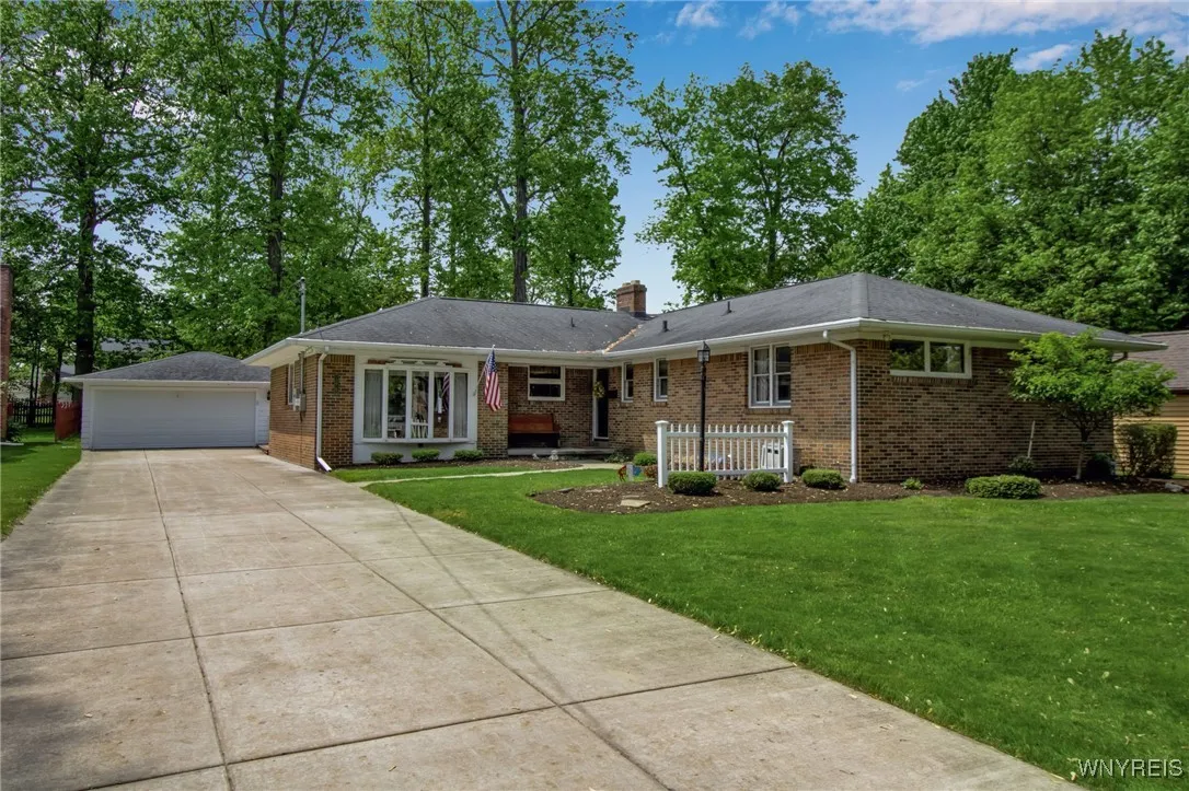 187 Hi View Terrace, West Seneca, New York 14224, West Seneca, New York 14224, 3 Bedrooms Bedrooms, 7 Rooms Rooms,1 BathroomBathrooms,Residential,Closed,187 Hi View Terrace, West Seneca, New York 14224,B1611234