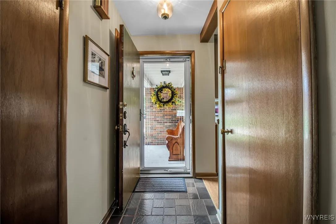187 Hi View Terrace, West Seneca, New York 14224, West Seneca, New York 14224, 3 Bedrooms Bedrooms, 7 Rooms Rooms,1 BathroomBathrooms,Residential,Closed,187 Hi View Terrace, West Seneca, New York 14224,B1611234