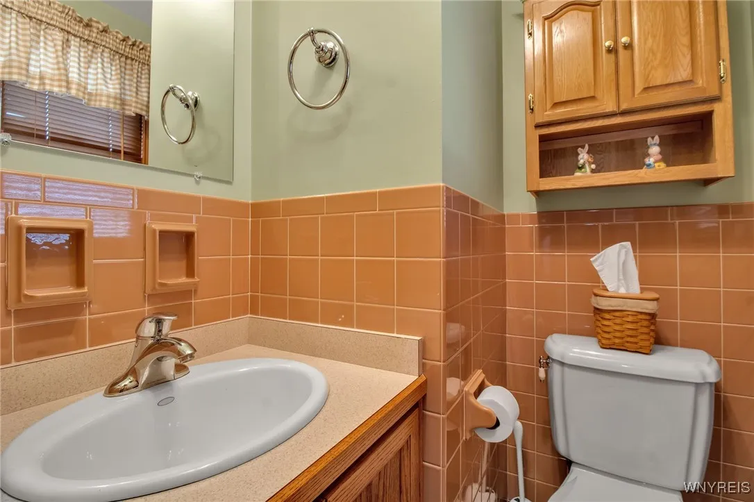 187 Hi View Terrace, West Seneca, New York 14224, West Seneca, New York 14224, 3 Bedrooms Bedrooms, 7 Rooms Rooms,1 BathroomBathrooms,Residential,Closed,187 Hi View Terrace, West Seneca, New York 14224,B1611234
