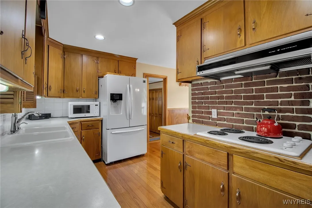 187 Hi View Terrace, West Seneca, New York 14224, West Seneca, New York 14224, 3 Bedrooms Bedrooms, 7 Rooms Rooms,1 BathroomBathrooms,Residential,Closed,187 Hi View Terrace, West Seneca, New York 14224,B1611234