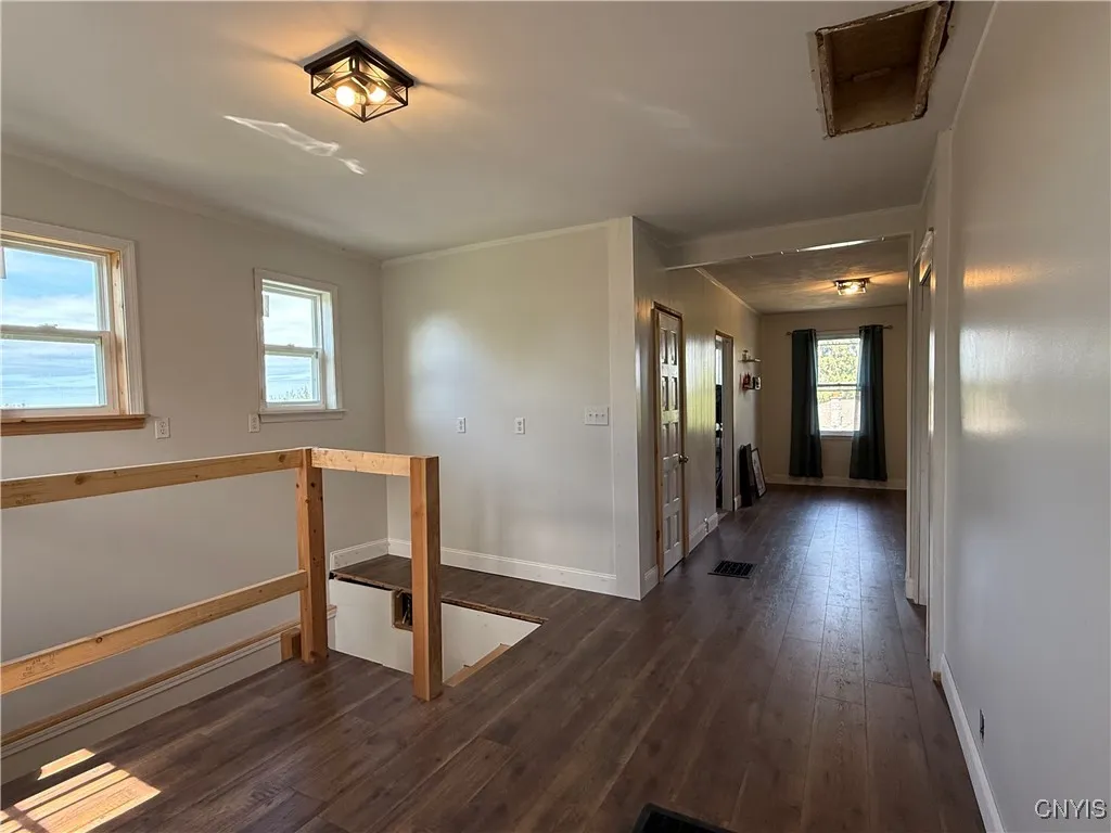 300 West 7th Street, Oswego-city, New York 13126, Oswego, New York 13126, 3 Bedrooms Bedrooms, 5 Rooms Rooms,2 BathroomsBathrooms,Residential,Closed,300 West 7th Street, Oswego-city, New York 13126,S1609473