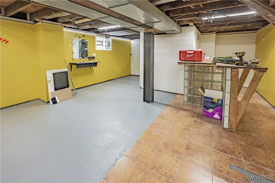 2423 Whitney Avenue, Niagara Falls, New York 14301, Niagara Falls, New York 14301, 4 Bedrooms Bedrooms, 7 Rooms Rooms,2 BathroomsBathrooms,Residential,Closed,2423 Whitney Avenue, Niagara Falls, New York 14301,B1610545