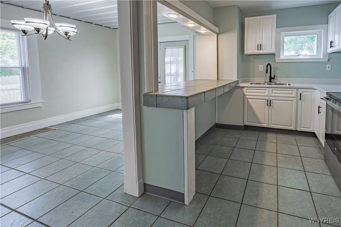 2423 Whitney Avenue, Niagara Falls, New York 14301, Niagara Falls, New York 14301, 4 Bedrooms Bedrooms, 7 Rooms Rooms,2 BathroomsBathrooms,Residential,Closed,2423 Whitney Avenue, Niagara Falls, New York 14301,B1610545