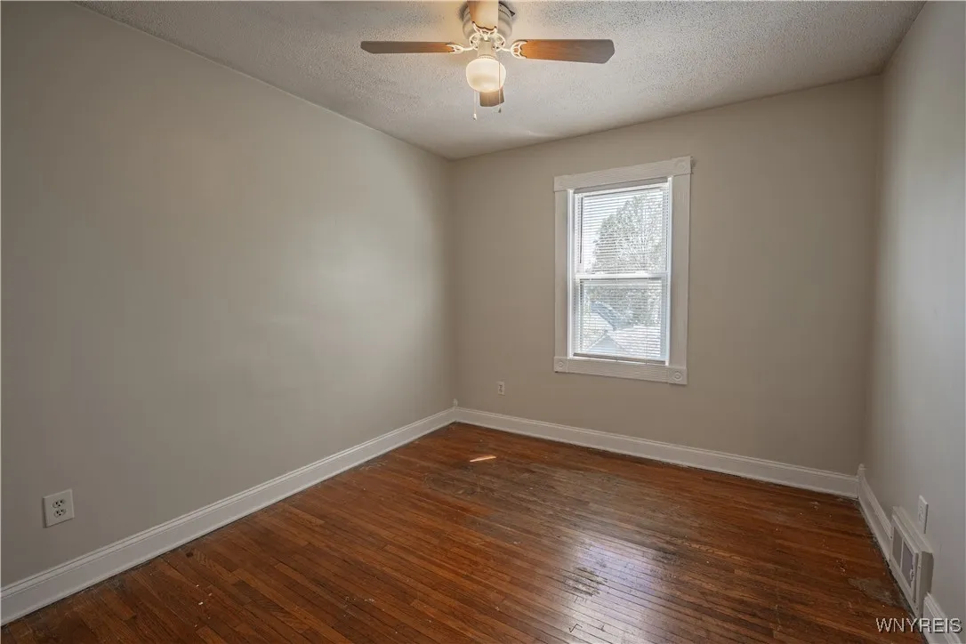 2423 Whitney Avenue, Niagara Falls, New York 14301, Niagara Falls, New York 14301, 4 Bedrooms Bedrooms, 7 Rooms Rooms,2 BathroomsBathrooms,Residential,Closed,2423 Whitney Avenue, Niagara Falls, New York 14301,B1610545