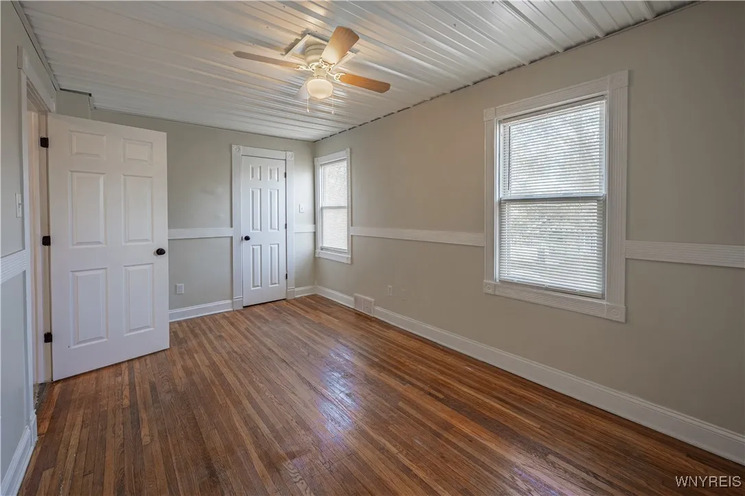 2423 Whitney Avenue, Niagara Falls, New York 14301, Niagara Falls, New York 14301, 4 Bedrooms Bedrooms, 7 Rooms Rooms,2 BathroomsBathrooms,Residential,Closed,2423 Whitney Avenue, Niagara Falls, New York 14301,B1610545