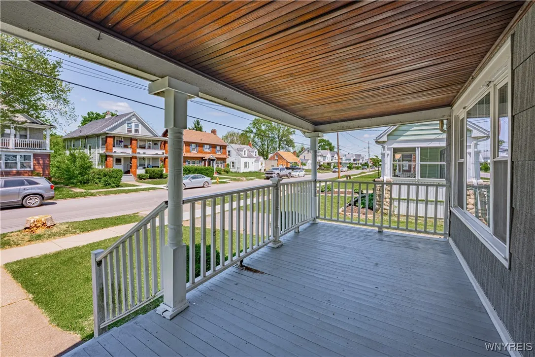 2423 Whitney Avenue, Niagara Falls, New York 14301, Niagara Falls, New York 14301, 4 Bedrooms Bedrooms, 7 Rooms Rooms,2 BathroomsBathrooms,Residential,Closed,2423 Whitney Avenue, Niagara Falls, New York 14301,B1610545
