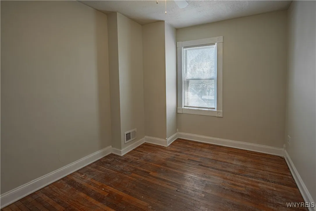 2423 Whitney Avenue, Niagara Falls, New York 14301, Niagara Falls, New York 14301, 4 Bedrooms Bedrooms, 7 Rooms Rooms,2 BathroomsBathrooms,Residential,Closed,2423 Whitney Avenue, Niagara Falls, New York 14301,B1610545