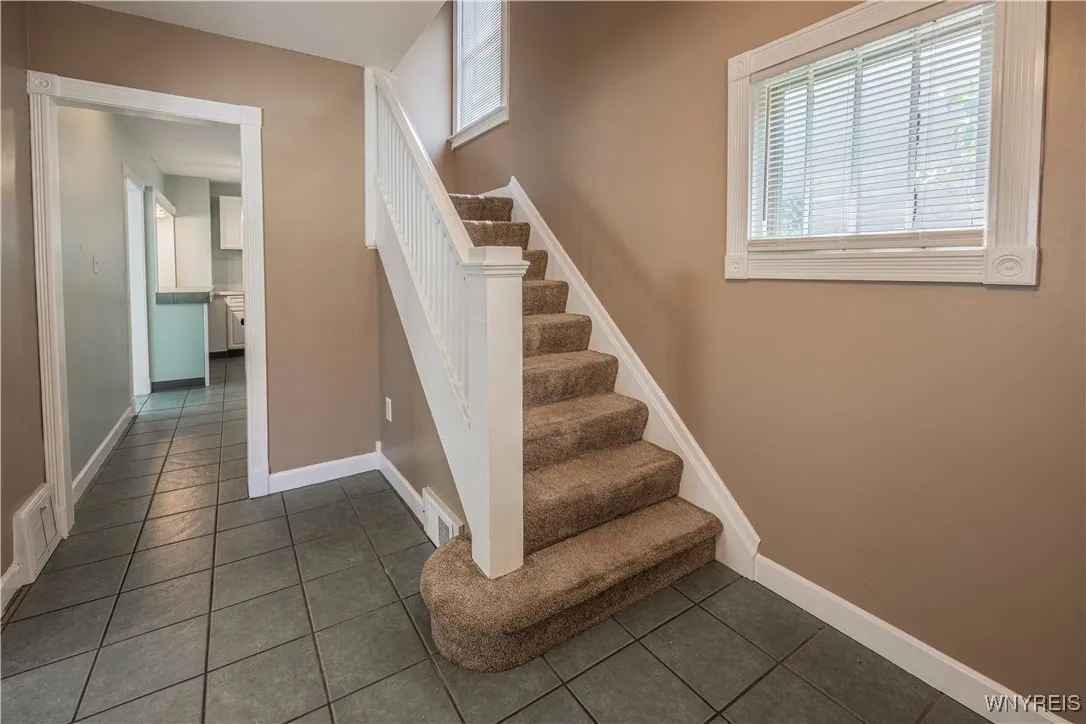 2423 Whitney Avenue, Niagara Falls, New York 14301, Niagara Falls, New York 14301, 4 Bedrooms Bedrooms, 7 Rooms Rooms,2 BathroomsBathrooms,Residential,Closed,2423 Whitney Avenue, Niagara Falls, New York 14301,B1610545