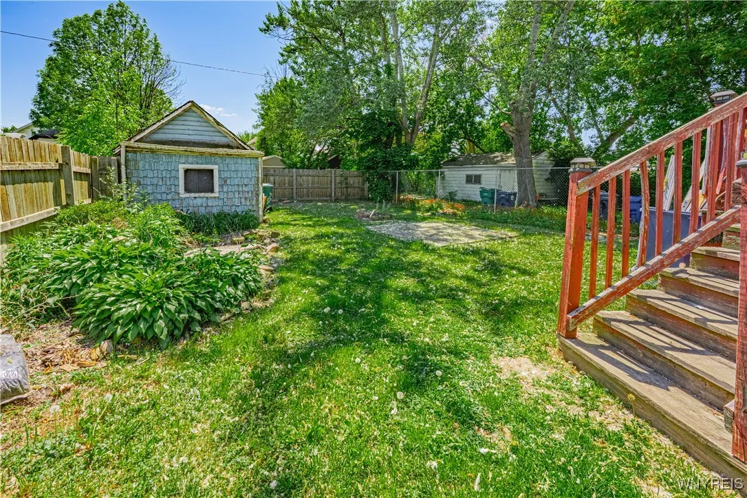 2423 Whitney Avenue, Niagara Falls, New York 14301, Niagara Falls, New York 14301, 4 Bedrooms Bedrooms, 7 Rooms Rooms,2 BathroomsBathrooms,Residential,Closed,2423 Whitney Avenue, Niagara Falls, New York 14301,B1610545
