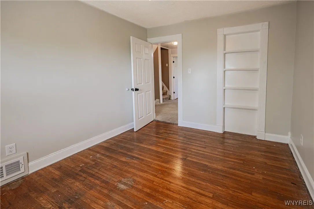 2423 Whitney Avenue, Niagara Falls, New York 14301, Niagara Falls, New York 14301, 4 Bedrooms Bedrooms, 7 Rooms Rooms,2 BathroomsBathrooms,Residential,Closed,2423 Whitney Avenue, Niagara Falls, New York 14301,B1610545