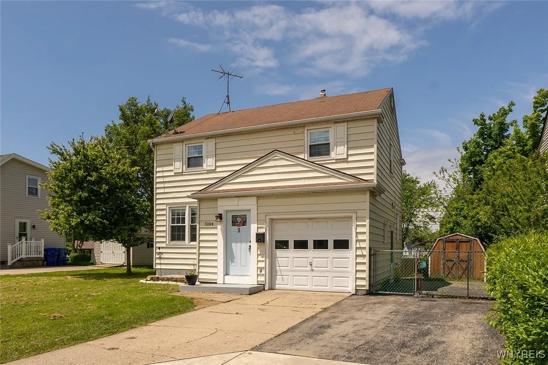 5104 Morgan Parkway, Hamburg, New York 14075, Hamburg, New York 14075, 3 Bedrooms Bedrooms, 6 Rooms Rooms,1 BathroomBathrooms,Residential,Closed,5104 Morgan Parkway, Hamburg, New York 14075,B1610498