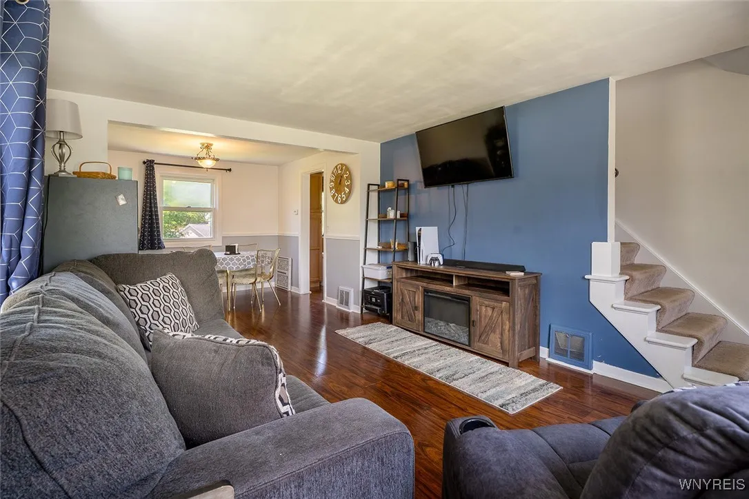 5104 Morgan Parkway, Hamburg, New York 14075, Hamburg, New York 14075, 3 Bedrooms Bedrooms, 6 Rooms Rooms,1 BathroomBathrooms,Residential,Closed,5104 Morgan Parkway, Hamburg, New York 14075,B1610498