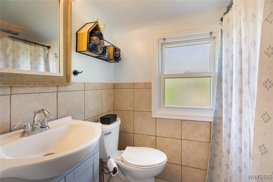 5104 Morgan Parkway, Hamburg, New York 14075, Hamburg, New York 14075, 3 Bedrooms Bedrooms, 6 Rooms Rooms,1 BathroomBathrooms,Residential,Closed,5104 Morgan Parkway, Hamburg, New York 14075,B1610498