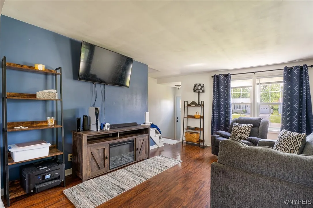 5104 Morgan Parkway, Hamburg, New York 14075, Hamburg, New York 14075, 3 Bedrooms Bedrooms, 6 Rooms Rooms,1 BathroomBathrooms,Residential,Closed,5104 Morgan Parkway, Hamburg, New York 14075,B1610498