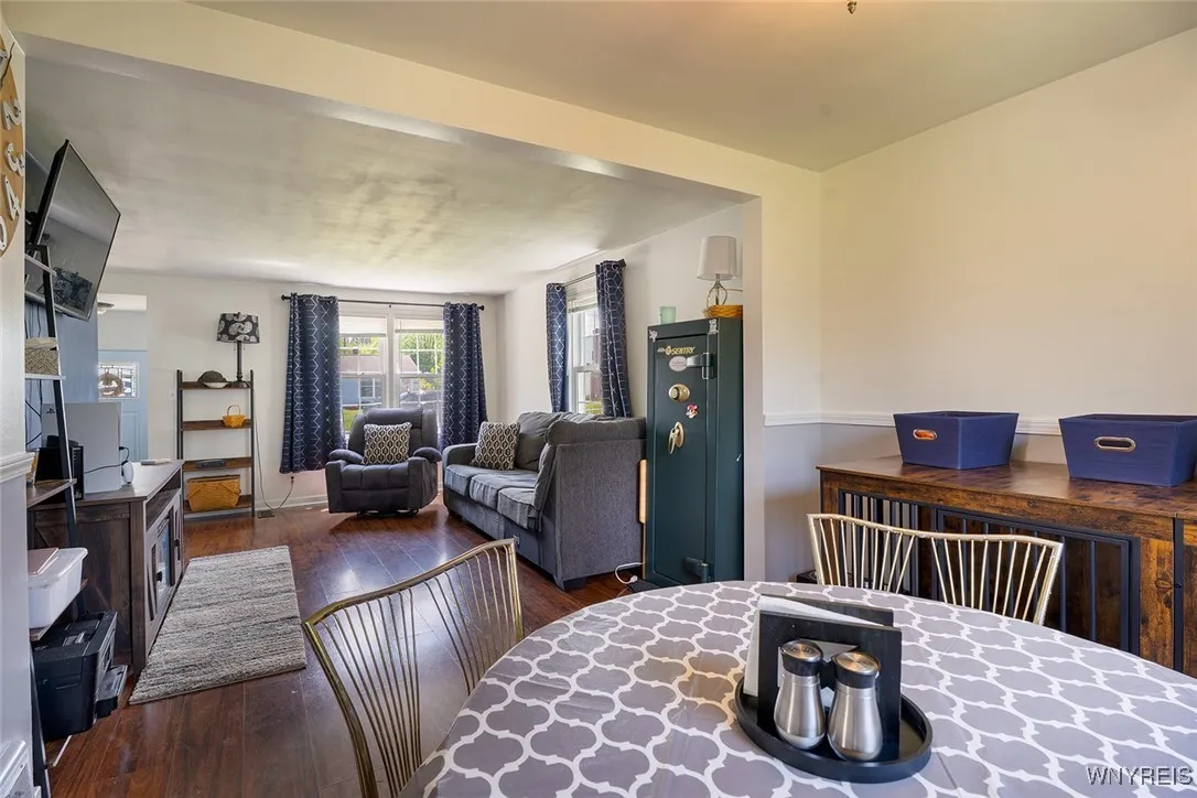 5104 Morgan Parkway, Hamburg, New York 14075, Hamburg, New York 14075, 3 Bedrooms Bedrooms, 6 Rooms Rooms,1 BathroomBathrooms,Residential,Closed,5104 Morgan Parkway, Hamburg, New York 14075,B1610498