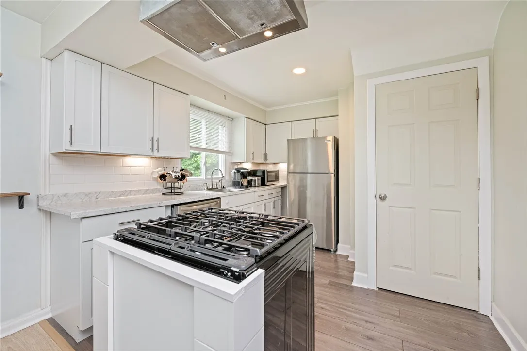 293 Greeley Street, Rochester, New York 14609, Rochester, New York 14609, 3 Bedrooms Bedrooms, 7 Rooms Rooms,1 BathroomBathrooms,Residential,Closed,293 Greeley Street, Rochester, New York 14609,R1610801