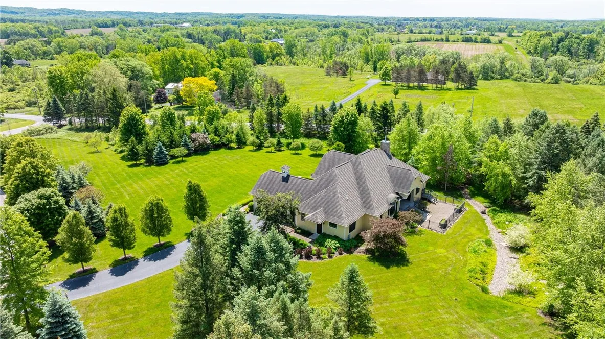 1 Holly Hill, Mendon, New York 14472, Mendon, New York 14472, 3 Bedrooms Bedrooms, 7 Rooms Rooms,2 BathroomsBathrooms,Residential,Closed,1 Holly Hill, Mendon, New York 14472,R1610911