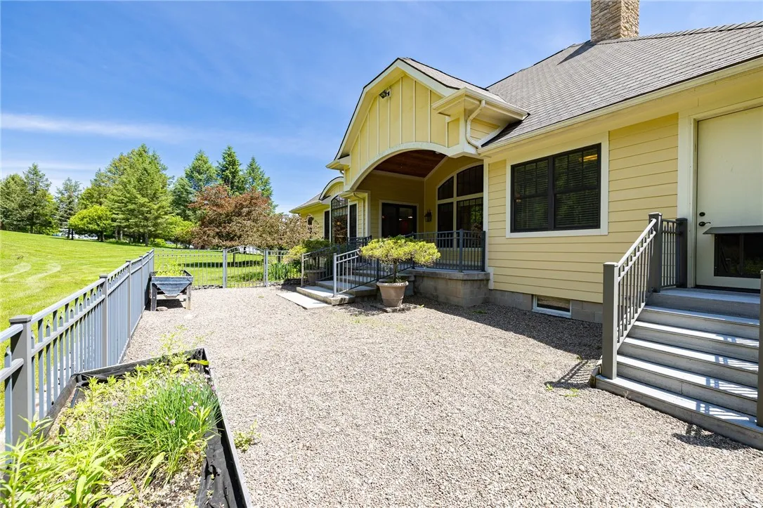 Fenced Yard w/ Dog Door