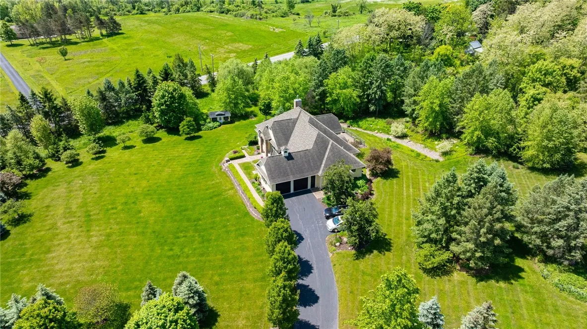 1 Holly Hill, Mendon, New York 14472, Mendon, New York 14472, 3 Bedrooms Bedrooms, 7 Rooms Rooms,2 BathroomsBathrooms,Residential,Closed,1 Holly Hill, Mendon, New York 14472,R1610911