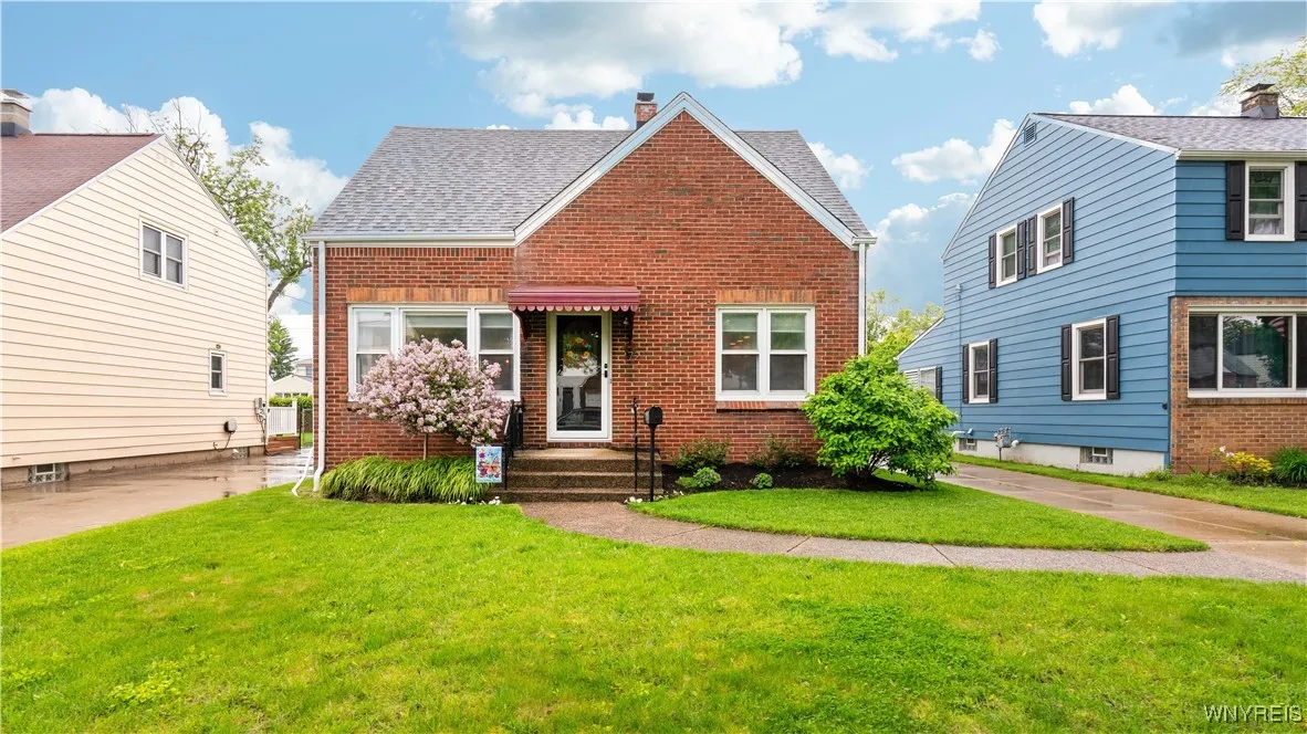 72 Clark Street, Tonawanda-town, New York 14223, Tonawanda, New York 14223, 3 Bedrooms Bedrooms, 8 Rooms Rooms,1 BathroomBathrooms,Residential,Closed,72 Clark Street, Tonawanda-town, New York 14223,B1611429