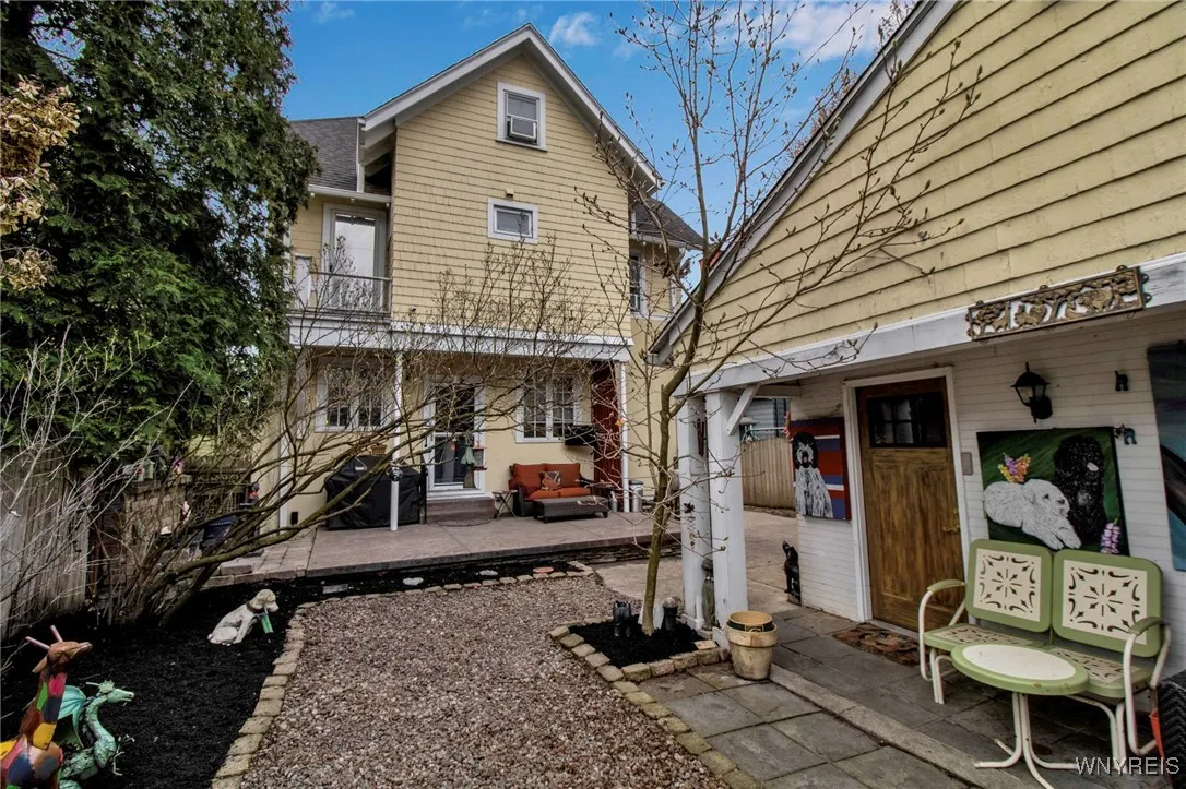 41 Saybrook Place, Buffalo, New York 14209, Buffalo, New York 14209, 4 Bedrooms Bedrooms, 9 Rooms Rooms,2 BathroomsBathrooms,Residential,Closed,41 Saybrook Place, Buffalo, New York 14209,B1611477