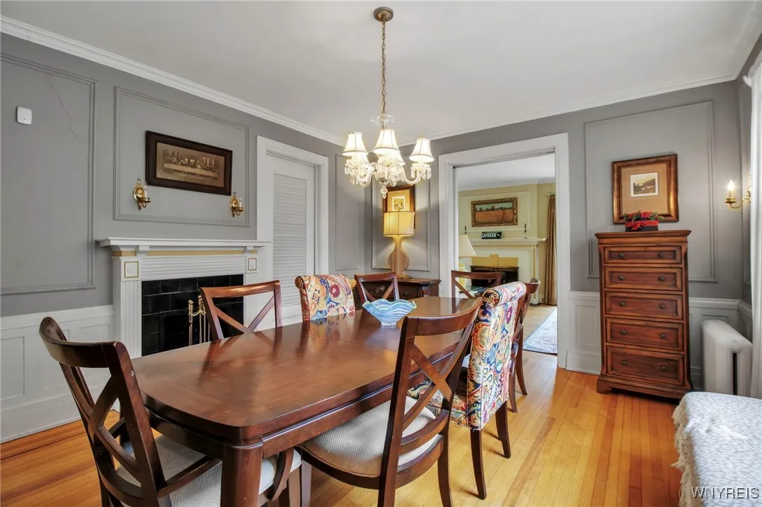 41 Saybrook Place, Buffalo, New York 14209, Buffalo, New York 14209, 4 Bedrooms Bedrooms, 9 Rooms Rooms,2 BathroomsBathrooms,Residential,Closed,41 Saybrook Place, Buffalo, New York 14209,B1611477