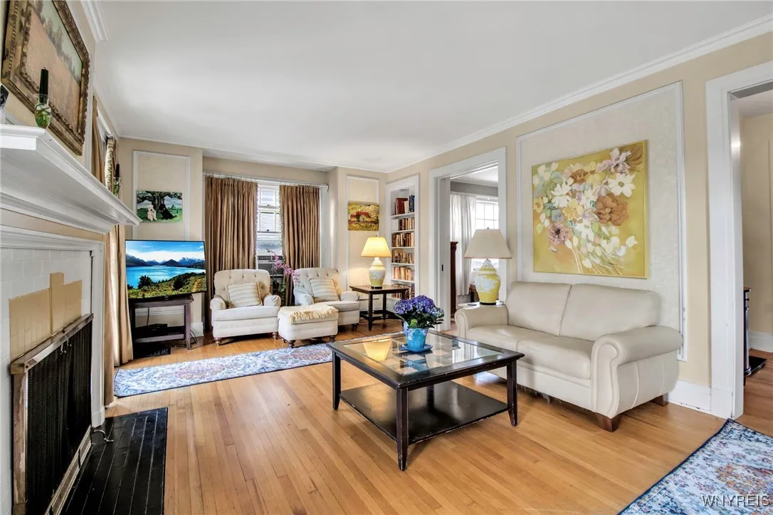 41 Saybrook Place, Buffalo, New York 14209, Buffalo, New York 14209, 4 Bedrooms Bedrooms, 9 Rooms Rooms,2 BathroomsBathrooms,Residential,Closed,41 Saybrook Place, Buffalo, New York 14209,B1611477
