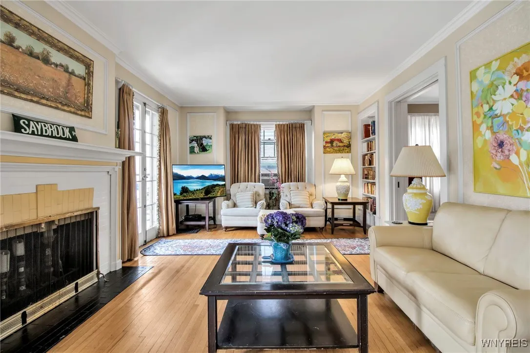 41 Saybrook Place, Buffalo, New York 14209, Buffalo, New York 14209, 4 Bedrooms Bedrooms, 9 Rooms Rooms,2 BathroomsBathrooms,Residential,Closed,41 Saybrook Place, Buffalo, New York 14209,B1611477