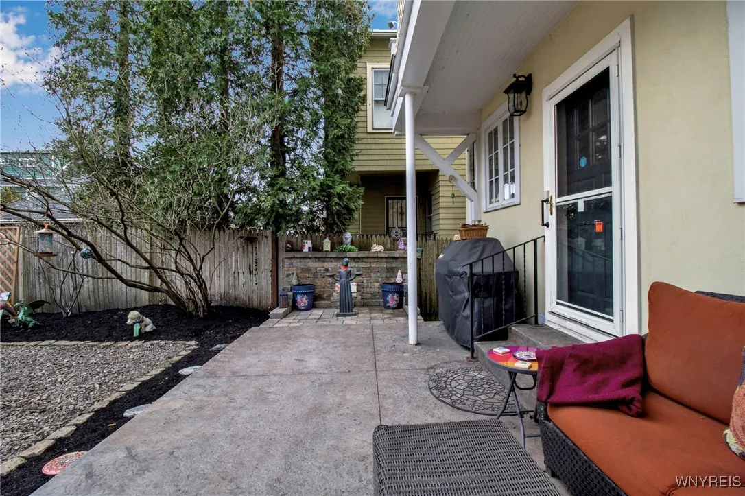 41 Saybrook Place, Buffalo, New York 14209, Buffalo, New York 14209, 4 Bedrooms Bedrooms, 9 Rooms Rooms,2 BathroomsBathrooms,Residential,Closed,41 Saybrook Place, Buffalo, New York 14209,B1611477