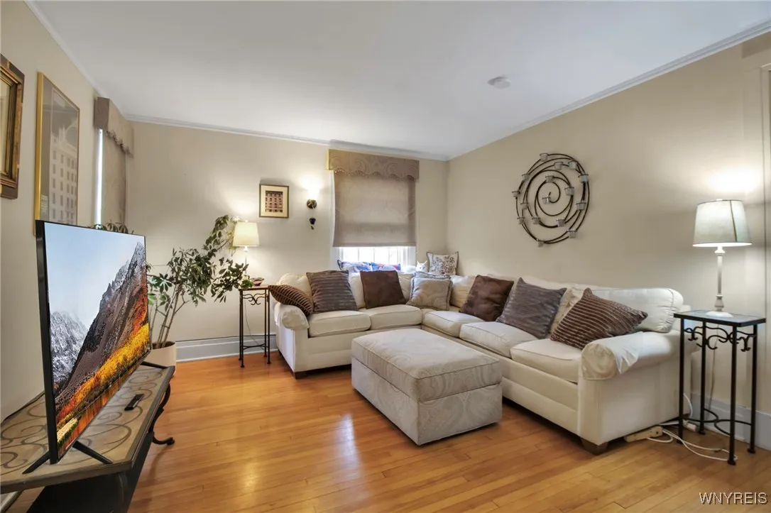 41 Saybrook Place, Buffalo, New York 14209, Buffalo, New York 14209, 4 Bedrooms Bedrooms, 9 Rooms Rooms,2 BathroomsBathrooms,Residential,Closed,41 Saybrook Place, Buffalo, New York 14209,B1611477