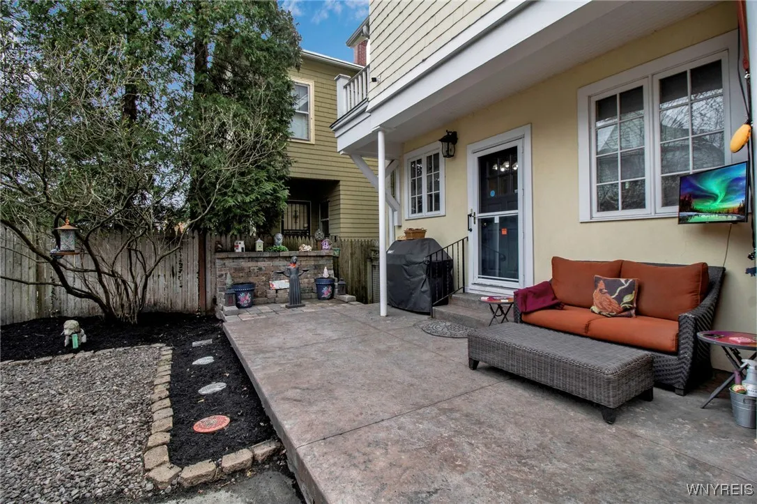 41 Saybrook Place, Buffalo, New York 14209, Buffalo, New York 14209, 4 Bedrooms Bedrooms, 9 Rooms Rooms,2 BathroomsBathrooms,Residential,Closed,41 Saybrook Place, Buffalo, New York 14209,B1611477
