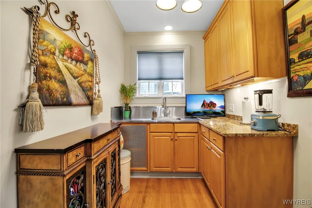 41 Saybrook Place, Buffalo, New York 14209, Buffalo, New York 14209, 4 Bedrooms Bedrooms, 9 Rooms Rooms,2 BathroomsBathrooms,Residential,Closed,41 Saybrook Place, Buffalo, New York 14209,B1611477