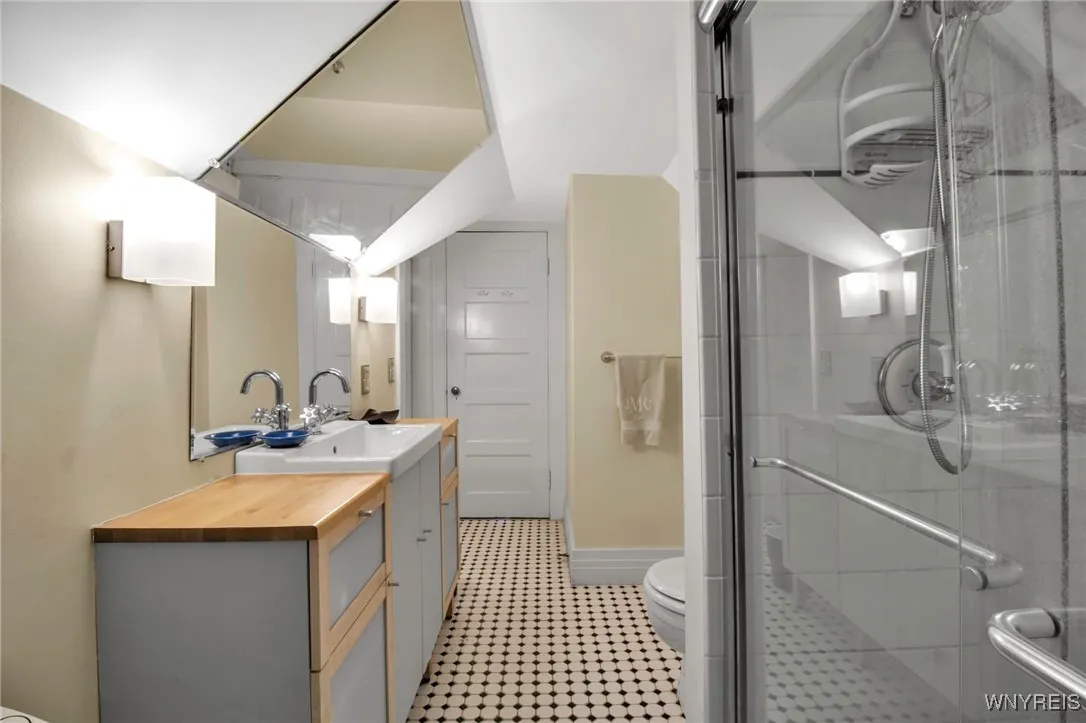 41 Saybrook Place, Buffalo, New York 14209, Buffalo, New York 14209, 4 Bedrooms Bedrooms, 9 Rooms Rooms,2 BathroomsBathrooms,Residential,Closed,41 Saybrook Place, Buffalo, New York 14209,B1611477