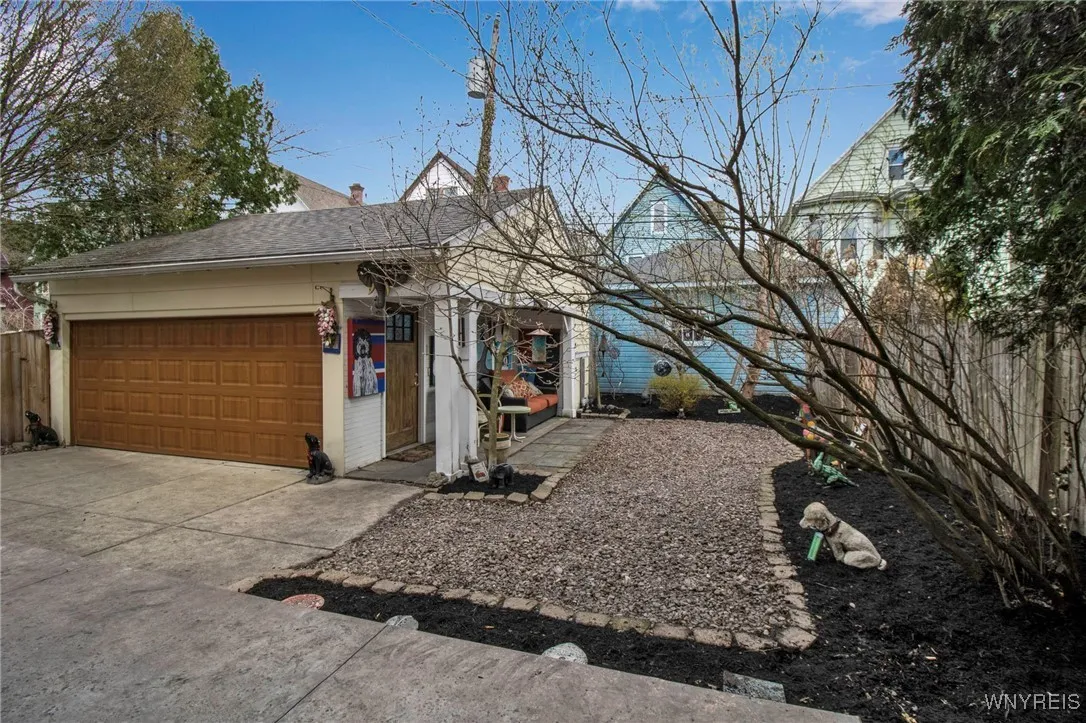 41 Saybrook Place, Buffalo, New York 14209, Buffalo, New York 14209, 4 Bedrooms Bedrooms, 9 Rooms Rooms,2 BathroomsBathrooms,Residential,Closed,41 Saybrook Place, Buffalo, New York 14209,B1611477