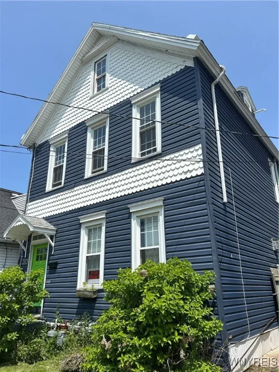 268 Miami Street, Buffalo, New York 14204, Buffalo, New York 14204, 6 Bedrooms Bedrooms, ,2 BathroomsBathrooms,Residential,Closed,268 Miami Street, Buffalo, New York 14204,0,B1611431