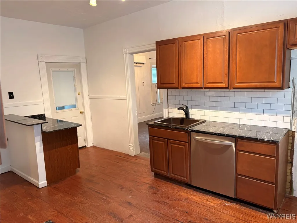 268 Miami Street, Buffalo, New York 14204, Buffalo, New York 14204, 6 Bedrooms Bedrooms, ,2 BathroomsBathrooms,Residential,Closed,268 Miami Street, Buffalo, New York 14204,0,B1611431