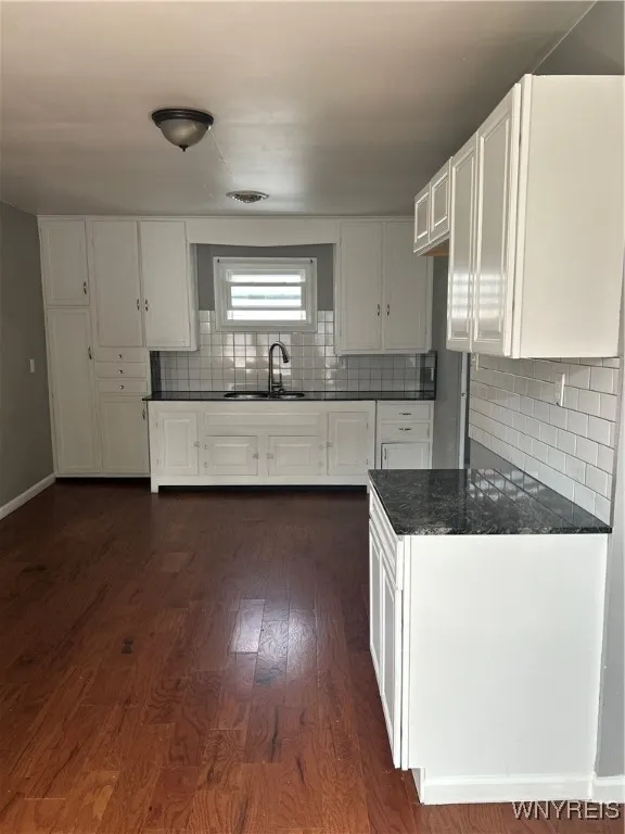 268 Miami Street, Buffalo, New York 14204, Buffalo, New York 14204, 6 Bedrooms Bedrooms, ,2 BathroomsBathrooms,Residential,Closed,268 Miami Street, Buffalo, New York 14204,0,B1611431