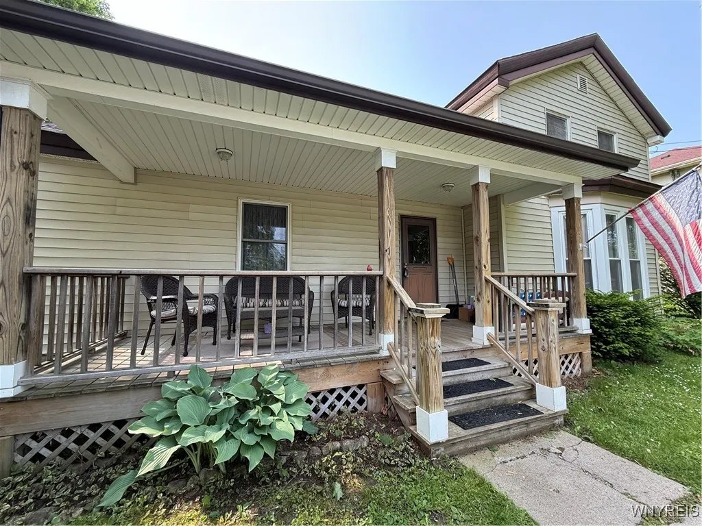 38 East Main Street, Pembroke, New York 14036, Pembroke, New York 14036, 3 Bedrooms Bedrooms, 7 Rooms Rooms,2 BathroomsBathrooms,Residential,Closed,38 East Main Street, Pembroke, New York 14036,B1611530