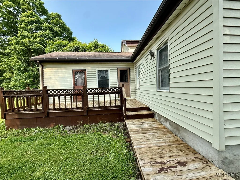 38 East Main Street, Pembroke, New York 14036, Pembroke, New York 14036, 3 Bedrooms Bedrooms, 7 Rooms Rooms,2 BathroomsBathrooms,Residential,Closed,38 East Main Street, Pembroke, New York 14036,B1611530