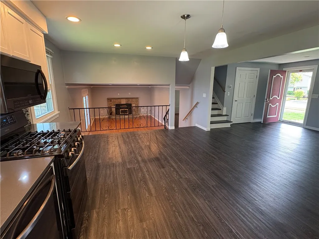 67 Riviera Drive, Gates, New York 14624, Gates, New York 14624, 4 Bedrooms Bedrooms, 6 Rooms Rooms,2 BathroomsBathrooms,Residential,Closed,67 Riviera Drive, Gates, New York 14624,R1611012