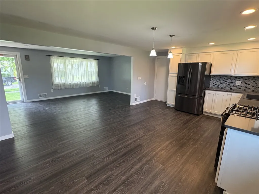 67 Riviera Drive, Gates, New York 14624, Gates, New York 14624, 4 Bedrooms Bedrooms, 6 Rooms Rooms,2 BathroomsBathrooms,Residential,Closed,67 Riviera Drive, Gates, New York 14624,R1611012