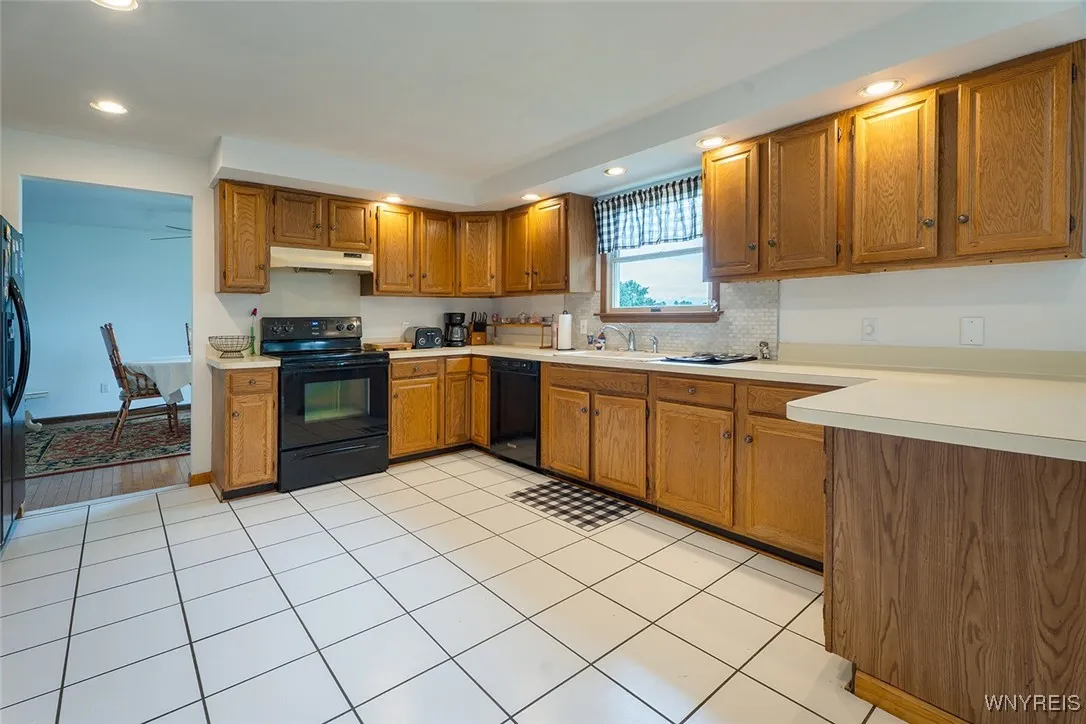 637 Kaymar Drive, Amherst, New York 14228, Amherst, New York 14228, 3 Bedrooms Bedrooms, 8 Rooms Rooms,3 BathroomsBathrooms,Residential,For Sale,637 Kaymar Drive, Amherst, New York 14228,B1611609