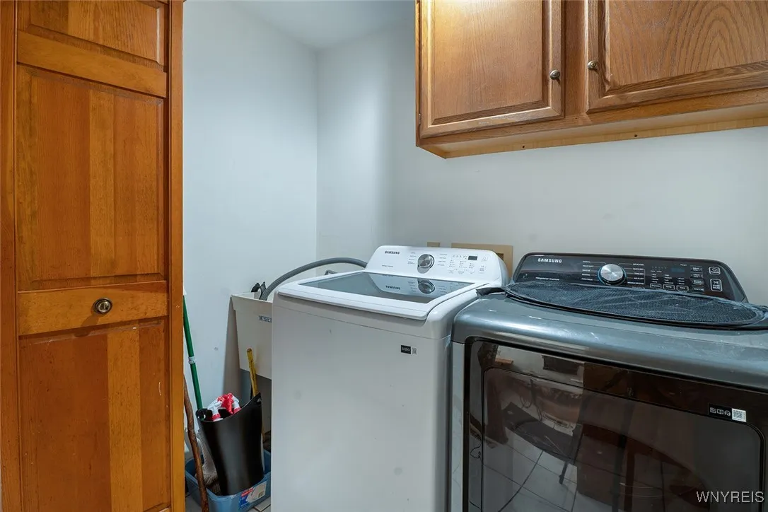 637 Kaymar Drive, Amherst, New York 14228, Amherst, New York 14228, 3 Bedrooms Bedrooms, 8 Rooms Rooms,3 BathroomsBathrooms,Residential,For Sale,637 Kaymar Drive, Amherst, New York 14228,B1611609