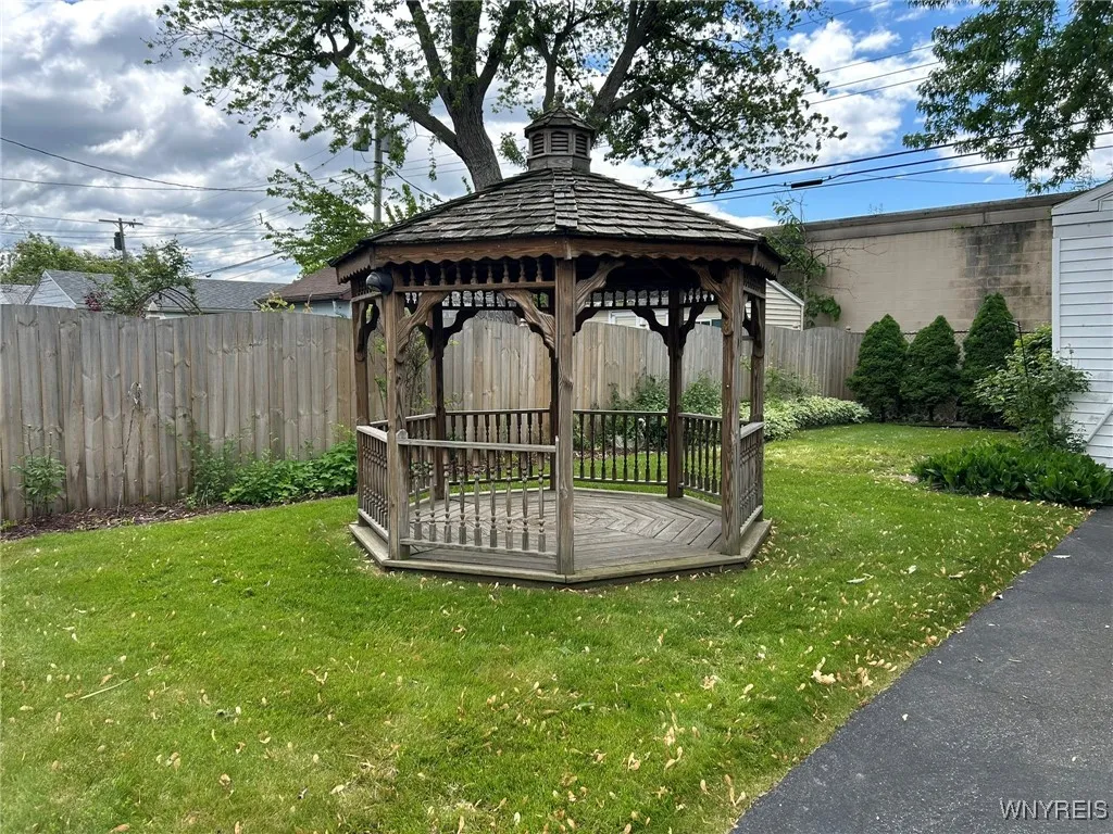 115 Nassau Avenue, Tonawanda-town, New York 14217, Tonawanda, New York 14217, 4 Bedrooms Bedrooms, 9 Rooms Rooms,1 BathroomBathrooms,Residential,Closed,115 Nassau Avenue, Tonawanda-town, New York 14217,B1611566