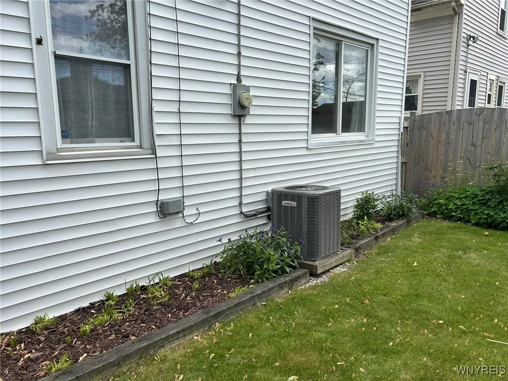 115 Nassau Avenue, Tonawanda-town, New York 14217, Tonawanda, New York 14217, 4 Bedrooms Bedrooms, 9 Rooms Rooms,1 BathroomBathrooms,Residential,Closed,115 Nassau Avenue, Tonawanda-town, New York 14217,B1611566