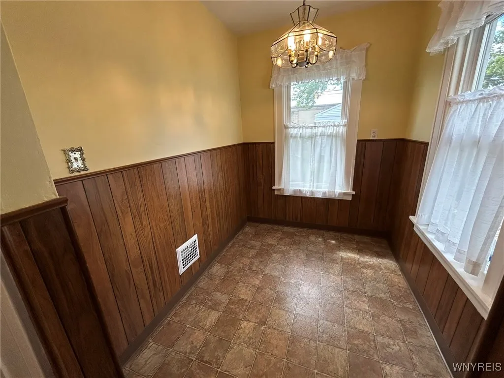 115 Nassau Avenue, Tonawanda-town, New York 14217, Tonawanda, New York 14217, 4 Bedrooms Bedrooms, 9 Rooms Rooms,1 BathroomBathrooms,Residential,Closed,115 Nassau Avenue, Tonawanda-town, New York 14217,B1611566