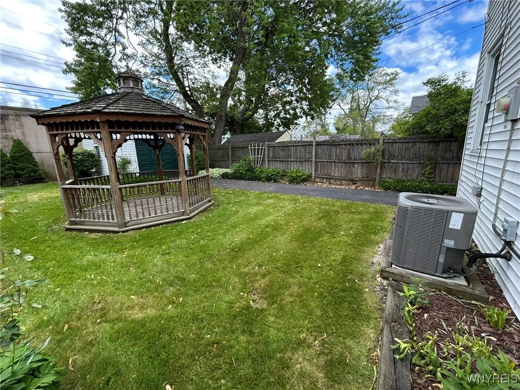 115 Nassau Avenue, Tonawanda-town, New York 14217, Tonawanda, New York 14217, 4 Bedrooms Bedrooms, 9 Rooms Rooms,1 BathroomBathrooms,Residential,Closed,115 Nassau Avenue, Tonawanda-town, New York 14217,B1611566