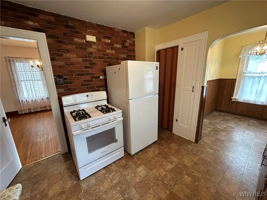 115 Nassau Avenue, Tonawanda-town, New York 14217, Tonawanda, New York 14217, 4 Bedrooms Bedrooms, 9 Rooms Rooms,1 BathroomBathrooms,Residential,Closed,115 Nassau Avenue, Tonawanda-town, New York 14217,B1611566