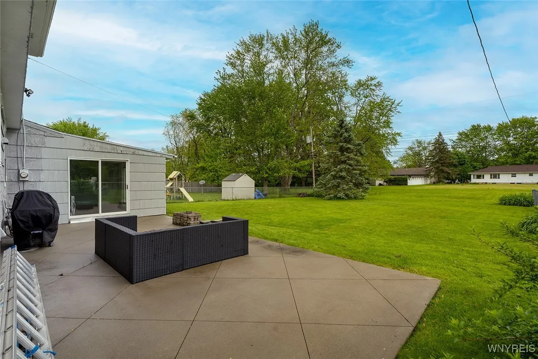 145 Ponderosa Drive, Amherst, New York 14221, Amherst, New York 14221, 4 Bedrooms Bedrooms, 9 Rooms Rooms,1 BathroomBathrooms,Residential,Closed,145 Ponderosa Drive, Amherst, New York 14221,B1611590